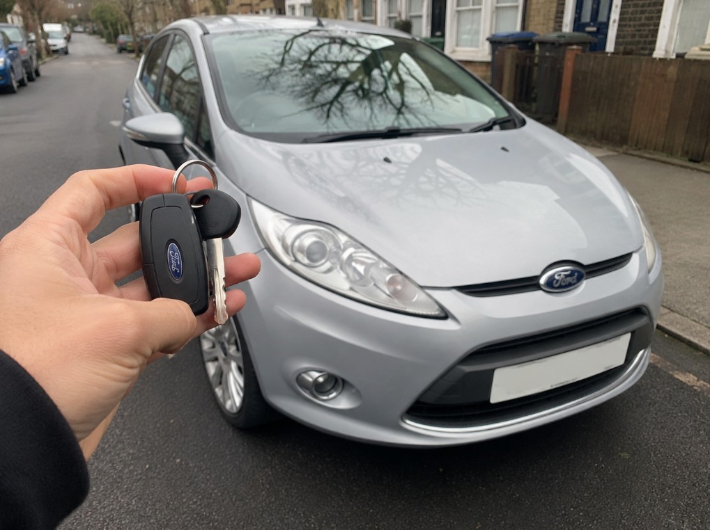 Replacement car key and remote fob for a vehicle in Wood Green