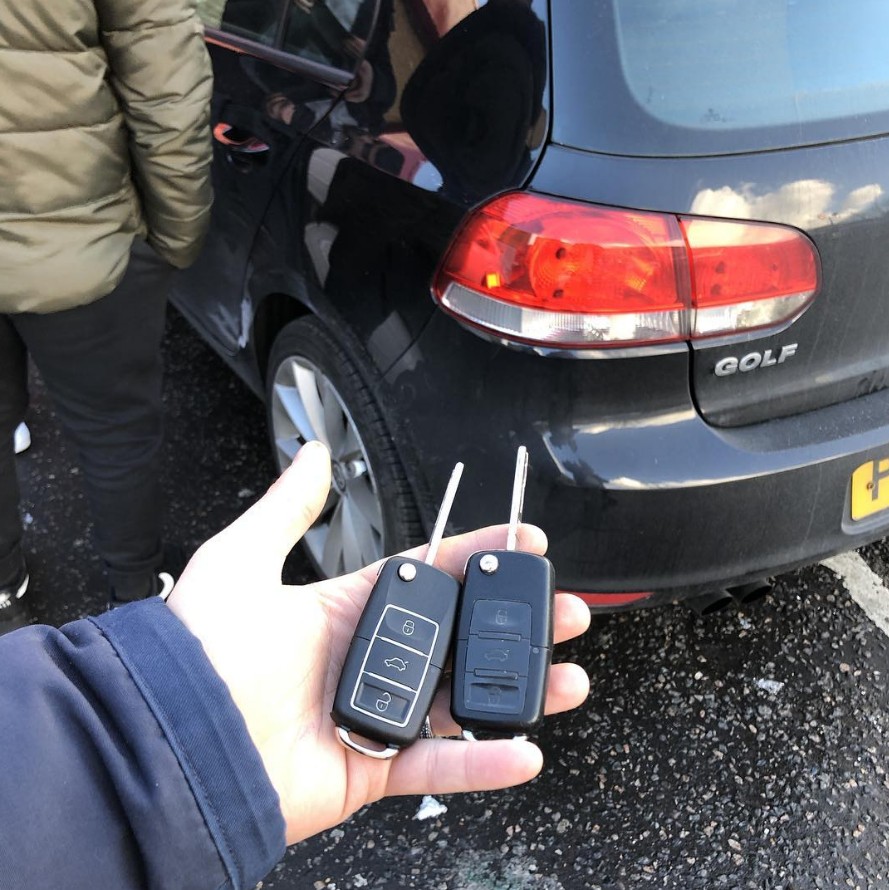 Mobile car key cutting and programming in Walthamstow