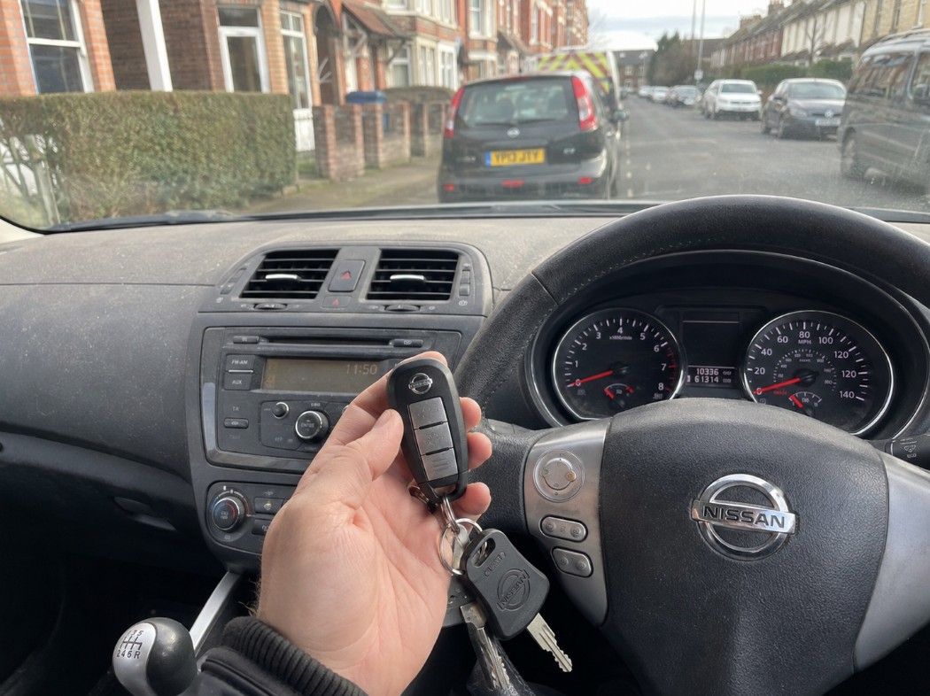 Faulty car ignition and replacement key service near Wood Green London